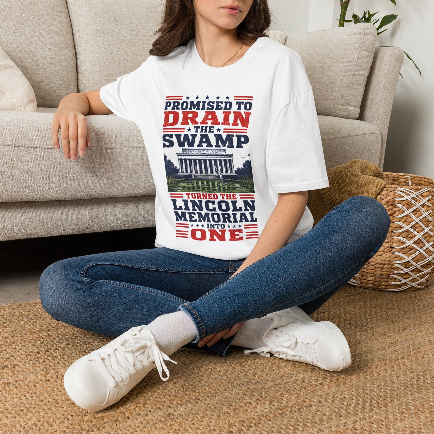 Drain the Swamp T-Shirt – Promised to Drain the Swamp Lincoln Memorial Graphic Tee